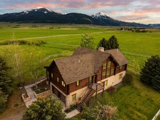 The Chalet - Livingston - 9