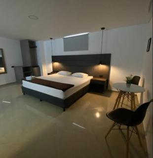 Hotel California Medellin - Medellín - 8