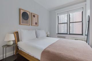 Blueground West Village washer nr Hudson River Park NYC-1547 - 3