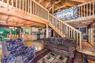 View! Private! Hot Tub,Pool Table,Fireplace,RELAX! - 2