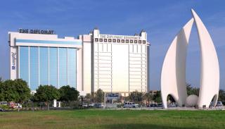 The Diplomat Radisson Blu Hotel Residence & Spa - Manamah - 4