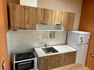 Queen-V Hostel - Valona - 9