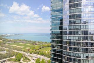 Blueground Central Station pool nr Grant Park CHI-1242 - Chicago - 7