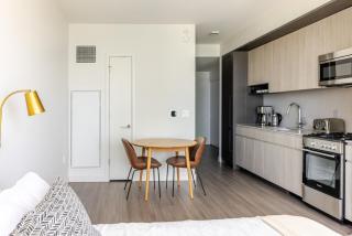 Blueground Central Station pool nr Grant Park CHI-1242 - Chicago - 6