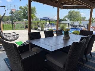 The Grand River Retreat heated pool - Belle River - 5