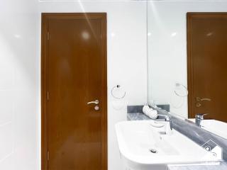 Wonderful 2B with Canal Views at Amna Tower - 5