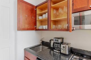 Blueground West Village washer nr Stonewall Inn NYC-1826 - 4