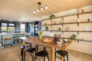 Stunning Waterfront, Wood Fired Hot Tub, Projector & Log Burner - Christchurch - 9