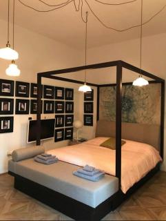 Giraffe art Ducati BLQ apartment - 2