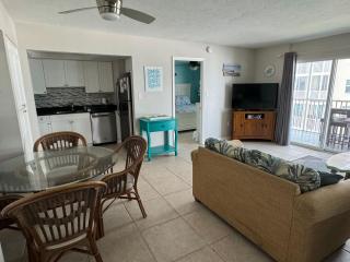 Beachfront Condo! Gulf View From All Rooms, Pool, Chairs Provided - Siesta Key - 6