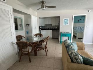 Beachfront Condo! Gulf View From All Rooms, Pool, Chairs Provided - Siesta Key - 5