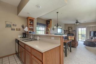 2BR Village At Indian Point 905 near SDC-Free Tickets Daily up to $500 - Branson - 0
