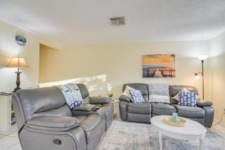 5 Mi to Beaches Seminole Retreat with Balcony - 7