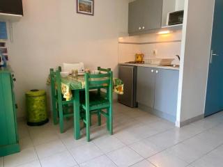 Petit pavillon 4 personnes dans résidence avec piscine - 4