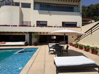 Luxury with Lake View, Pool, Jacuzzi & Gym - Valle de Bravo - 6