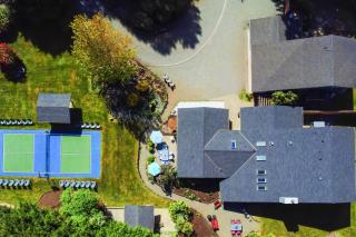 Bainbridge Island Group Retreat with Pickleball! - 9