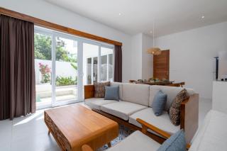 Stylist Seaside Villa with Rooftop Lounge & Sunset Views - Uluwatu - 2