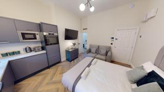 Prime City Spot Private Stay Near Green Areas - Liverpool - 1