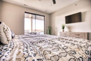 Vacation Together at Our 2 Condos Providing 6 Bedroom Suites - Osage Beach - 7