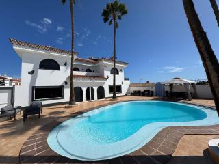 Large Villa with Huge Private Pool & Gym in Maspalomas - San Bartolomé - 0