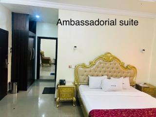 Parris Royal Hotel - Gwarinpa - 5