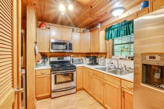 Cozy Tellico Plains Cabin with Large Mountain Creek! - Tellico Plains - 2