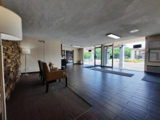 Americas Best Value Inn Moline - Moline - 5