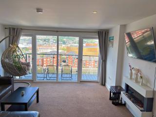 Marina Breeze - Swansea - 8