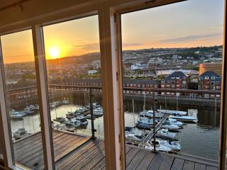 Marina Breeze - Swansea - 6