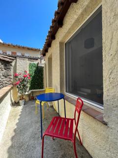 Studio avec terrasse sur cour, authentique, calme - Aviñón - 9