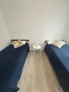 BRAVAHOLIDAYS-420-COLON, 2nd LINE BEACH, WIFI - 3