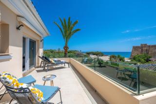 Beachfront Villa with Sea Views & Private Pool - Marbella - 4