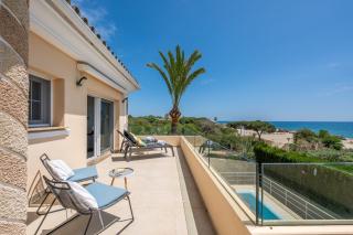 Beachfront Villa with Sea Views & Private Pool - 0