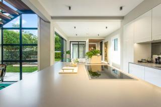 Spectacular Luxury 4BR 3 Bath Hot Tub - Auckland - 3