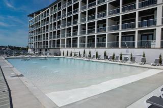 Vacation Together at Our 2 Condos Providing 6 Bedroom Suites - Osage Beach - 0