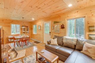 Cozy Acadia Area Cabin, Walk to Beach and Lighthouse - Prospect Harbor - 4
