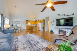 3 Mi to Dtwn Hiawassee Mountain Cottage with Views - 0