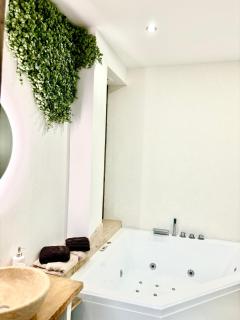 cinéma & balnéo privatif - Montfrin - 7