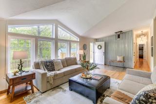 Walk to River Loudonville Retreat with Hot Tub! - 0