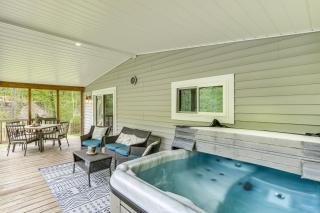 Walk to River Loudonville Retreat with Hot Tub! - Loudonville - 9