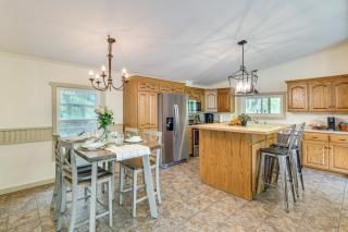 Walk to River Loudonville Retreat with Hot Tub! - Loudonville - 5