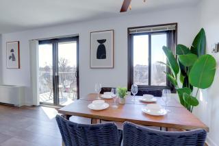 Clarendon Gem - Sleek Executive Studio Near Metro - Arlington - 6