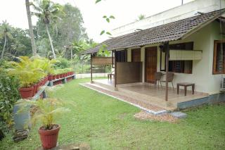Ra Ga - Backwater Facing Rooms near Kumarakom - Kottayam - 0