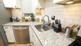 Cozy Modern 2BR, 3min Walk to Beach and Train, Near Boston - 4