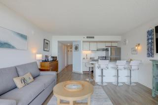 Walk to Myrtle Beach Condo with Views and Pool Access - Myrtle Beach - 5