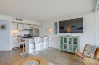 Walk to Myrtle Beach Condo with Views and Pool Access - Myrtle Beach - 4