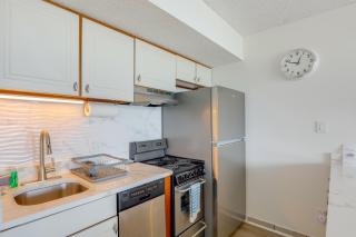 Walk to Myrtle Beach Condo with Views and Pool Access - Myrtle Beach - 1