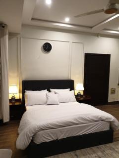 De Elevè 02'- Designer 1 Bed Luxury Apartment - Rawalpindi - 1