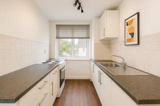 Cosy One-Bedroom Retreat with Parking - Woodstock - 4