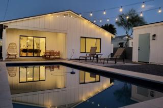 Modern Living in PHX Heated Pool Arizona Charm - 9